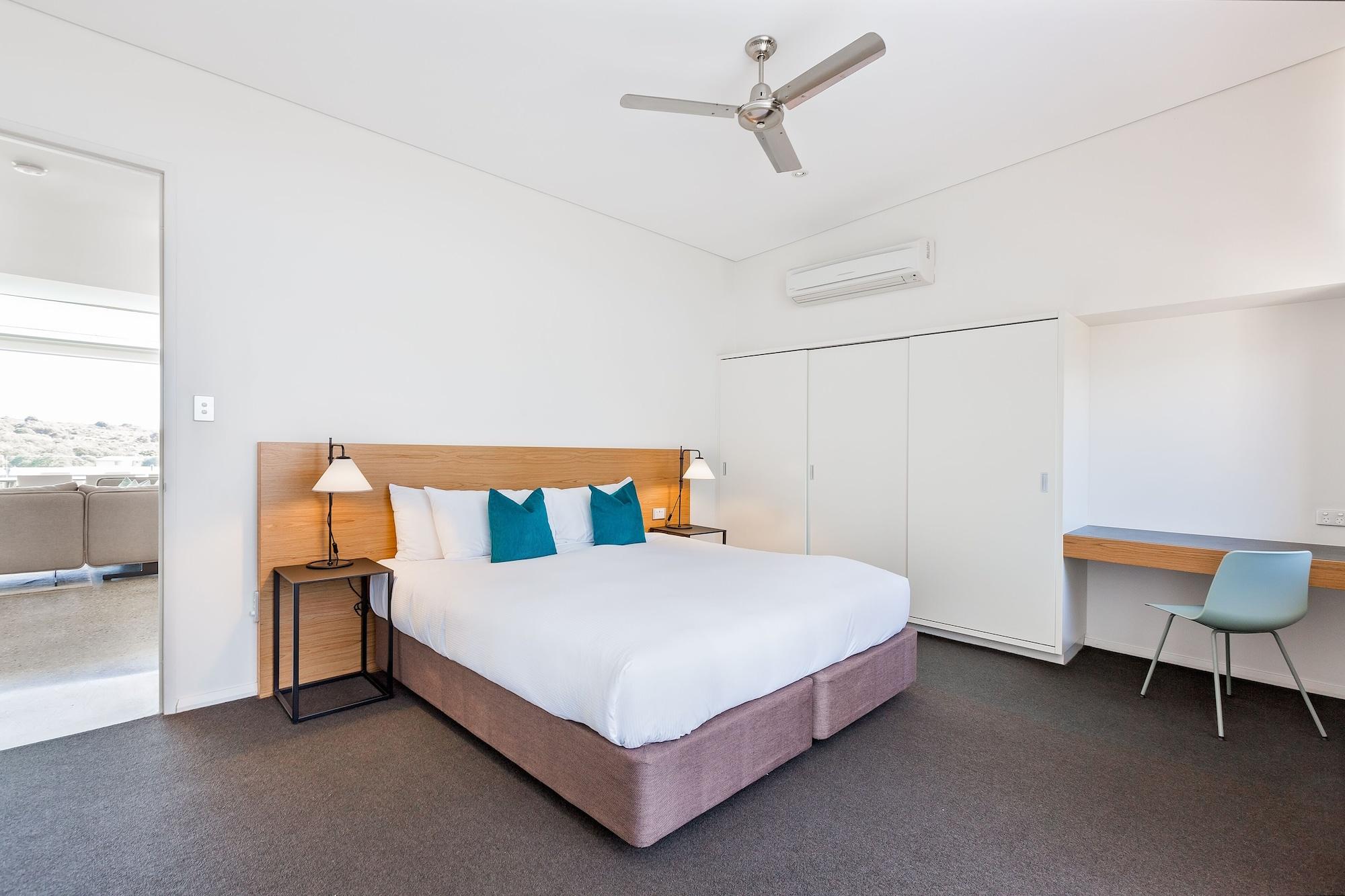 יאלינגופ Smiths Beach Resort מראה חיצוני תמונה A bedroom at the hotel
