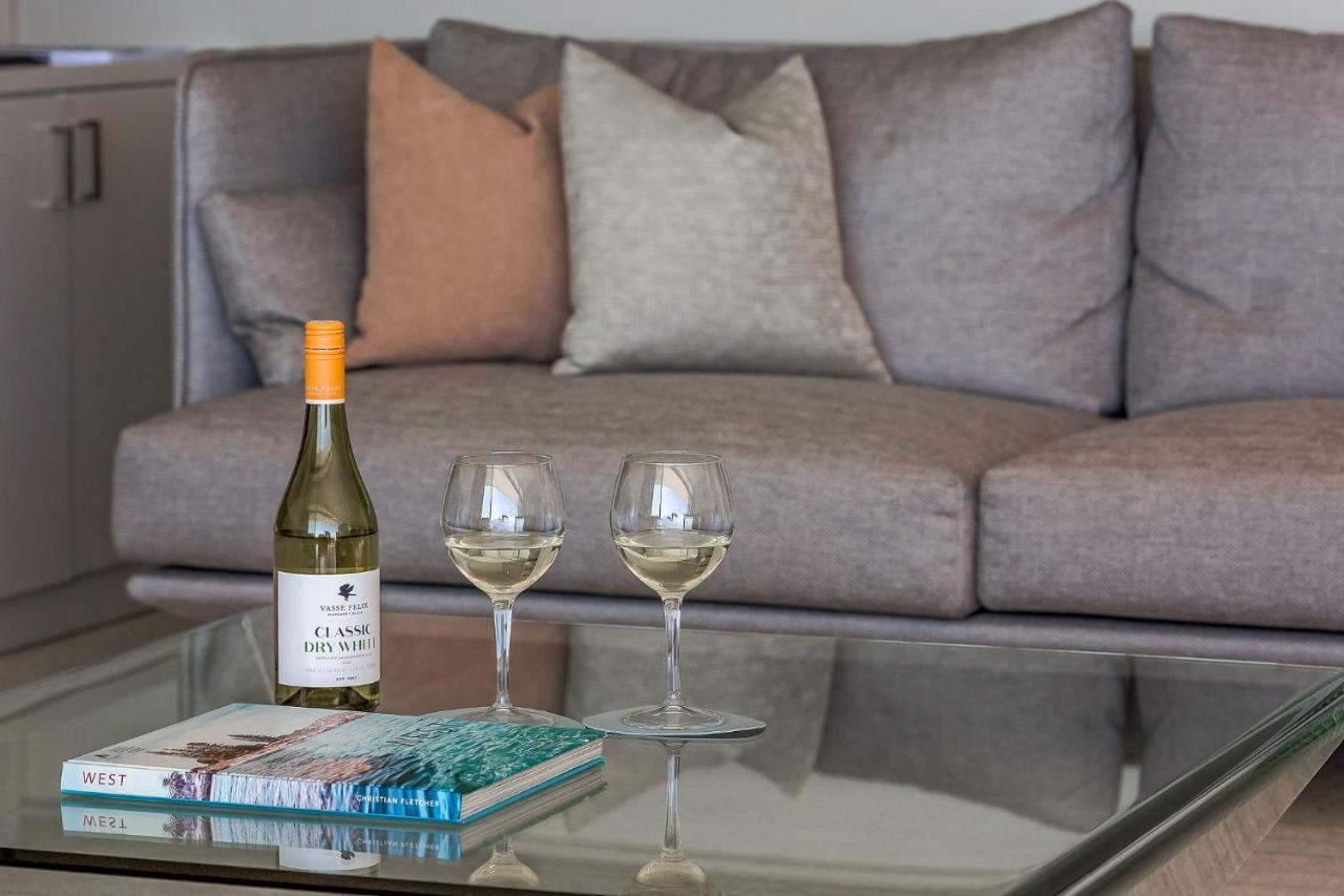 יאלינגופ Smiths Beach Resort מראה חיצוני תמונה A bottle of 2015 Dry Creek Valley Sauvignon Blanc