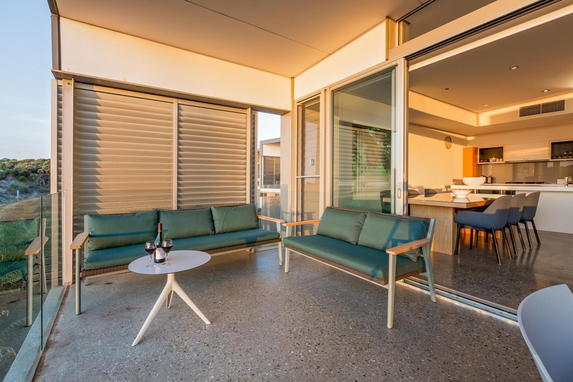 יאלינגופ Smiths Beach Resort מראה חיצוני תמונה The Terrace