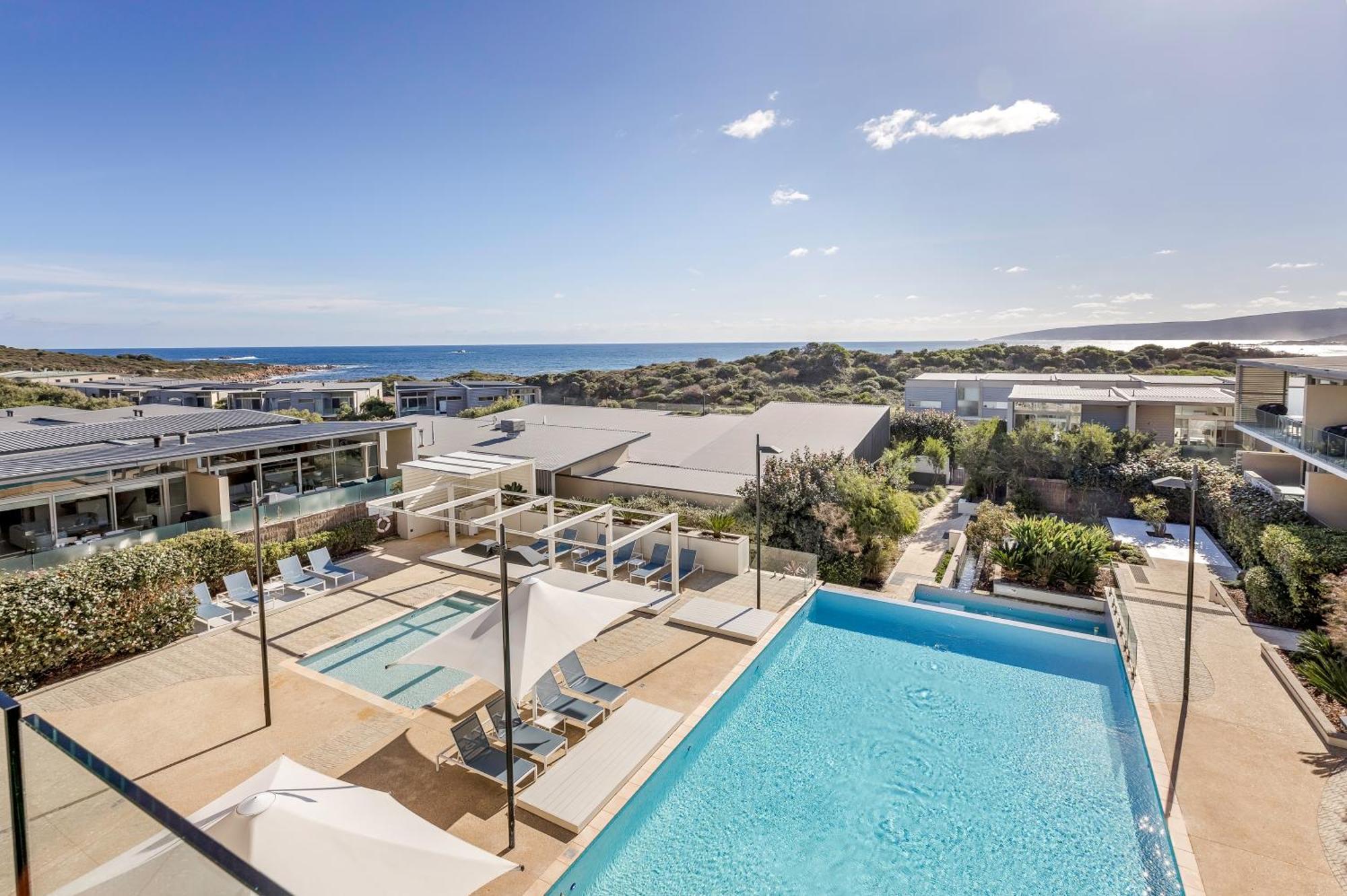 יאלינגופ Smiths Beach Resort מראה חיצוני תמונה The pool at the Bayview Hotel