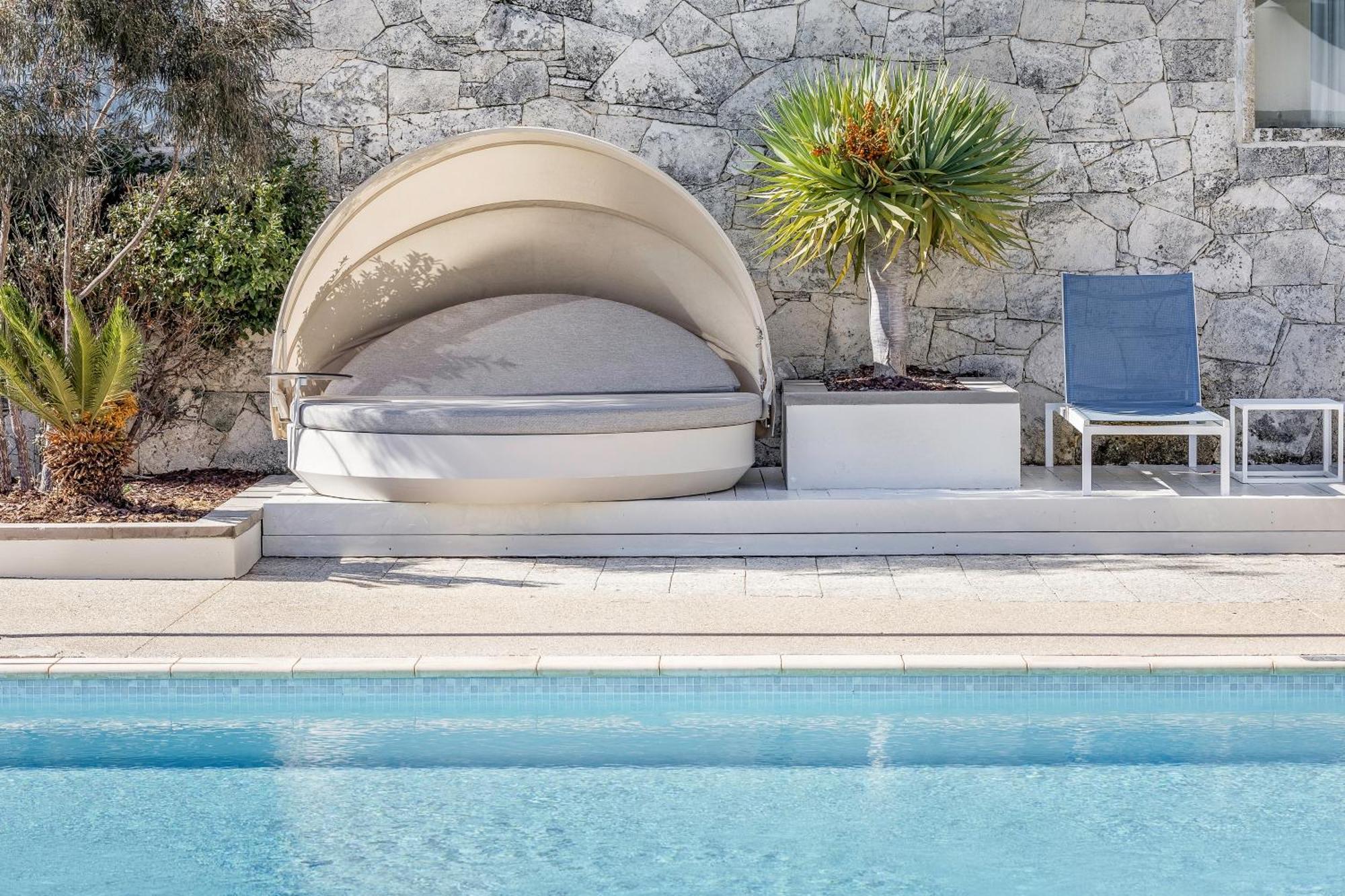 יאלינגופ Smiths Beach Resort מראה חיצוני תמונה A poolside cabana