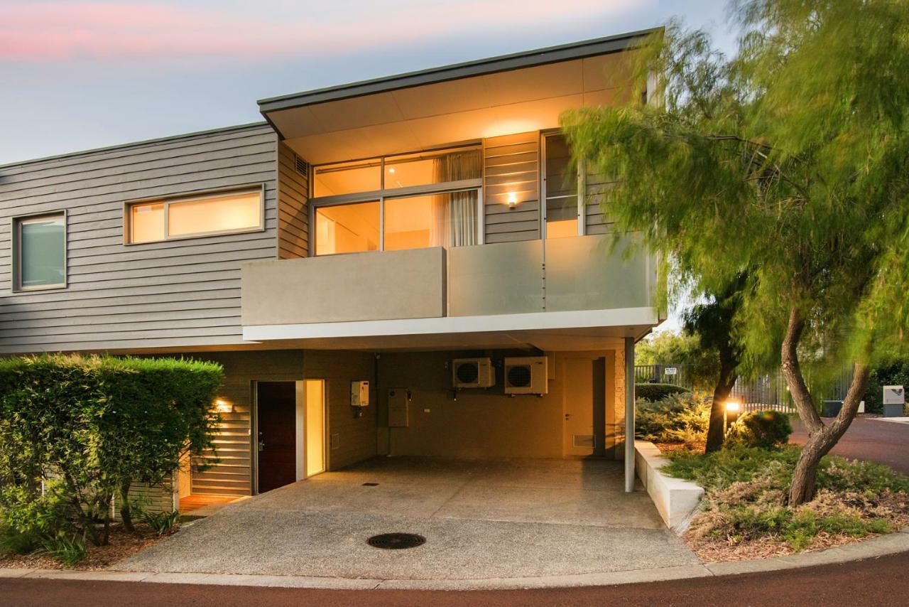 יאלינגופ Smiths Beach Resort מראה חיצוני תמונה A modern house in the suburb of Toorak, Melbourne, Australia